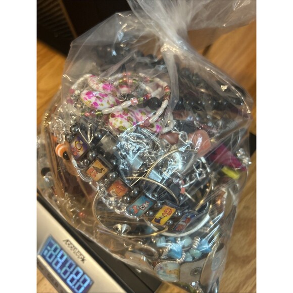 4LB SCRAP JUNK Jewelry Lot Craft Harvest Repurpose salvage Broken Vintage-Now - Picture 1 of 10